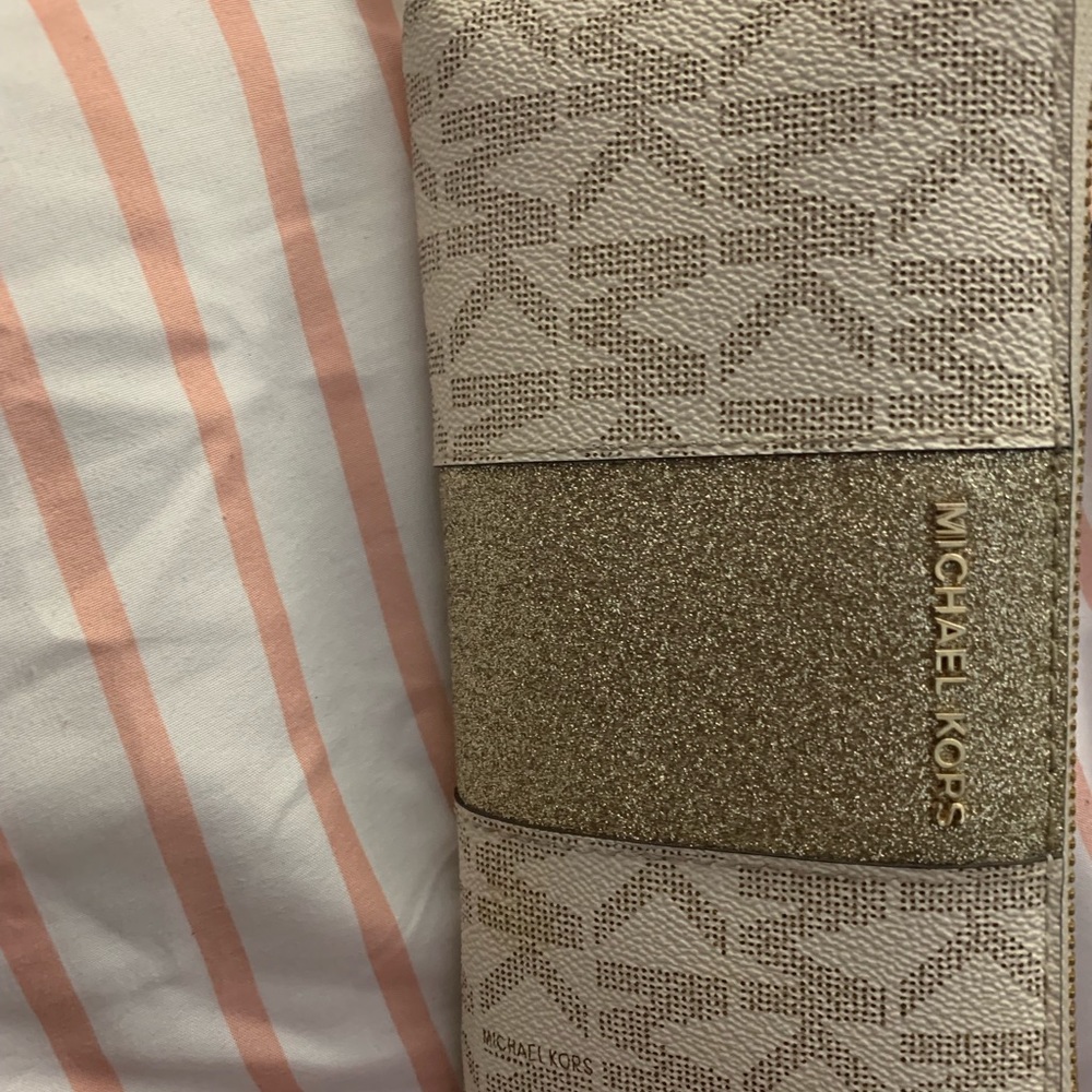 Michael kors wallet